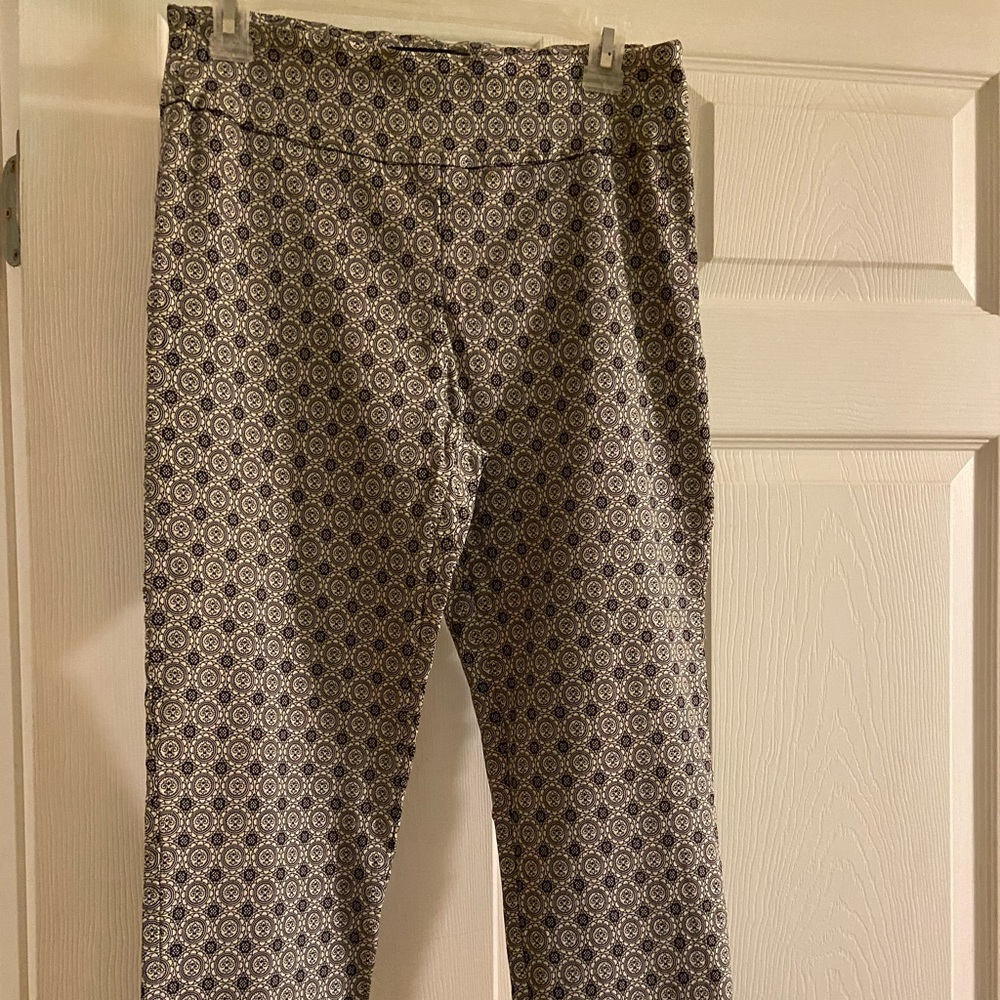 Zac & Rachel stretchy size 10 petite casual slacks with split at ankle